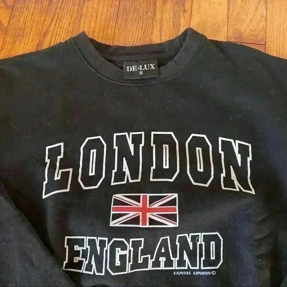 London England crewneck sweatshirt women S